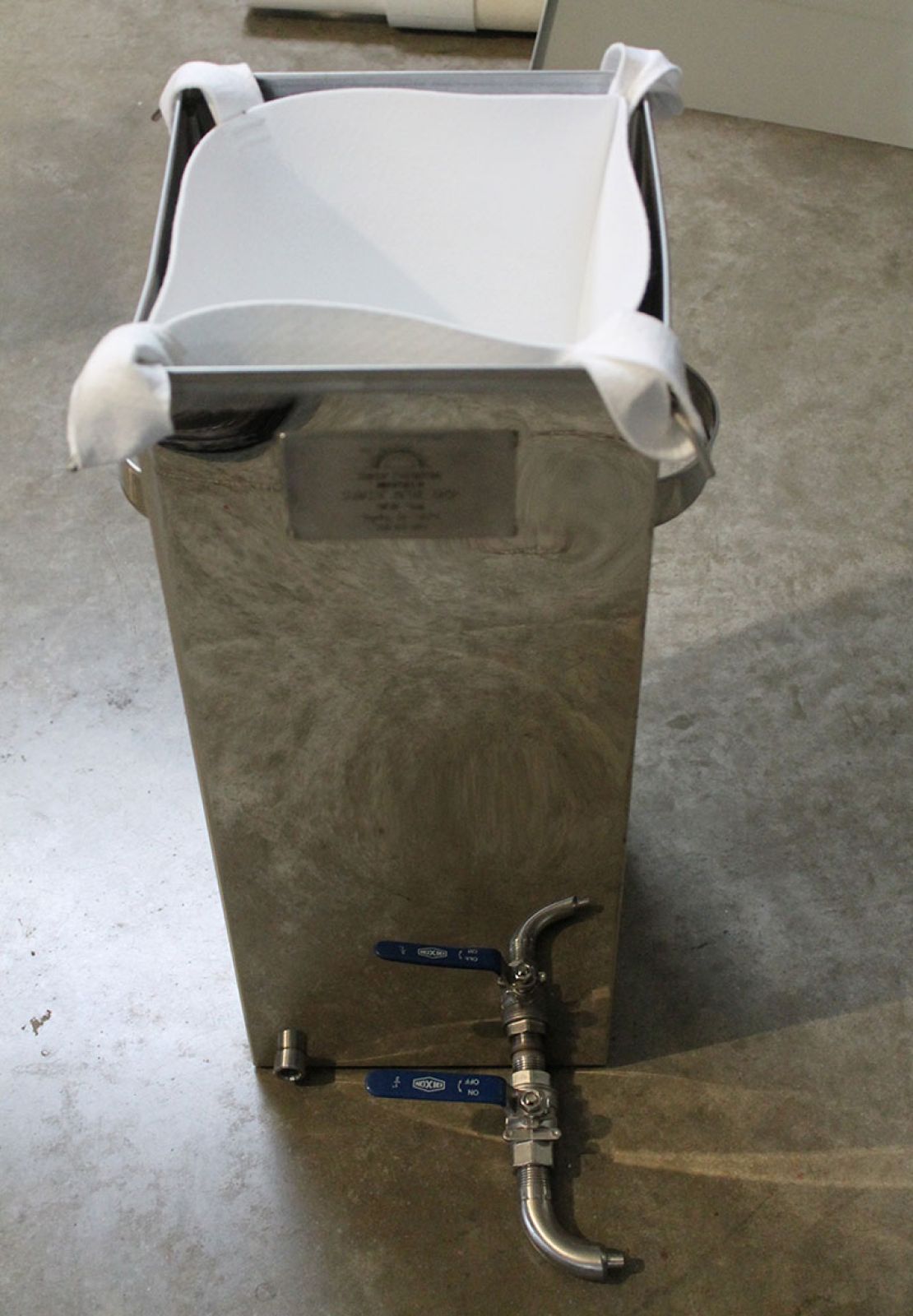 Maple Syrup Single Cone Filtering Tank