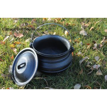 Flat Bottom #1/2 Cast Iron Kettle-2 Qt